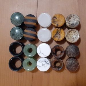 00g Ear Plugs and Tunnels